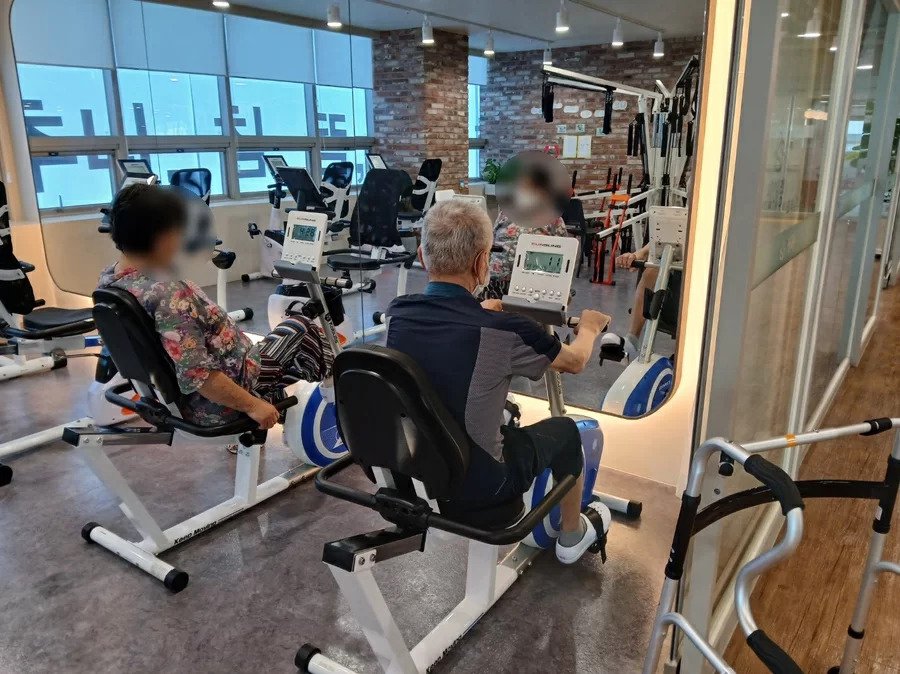 등급 인정 후 이용 가능한 주간보호 운동 프로그램 모습
