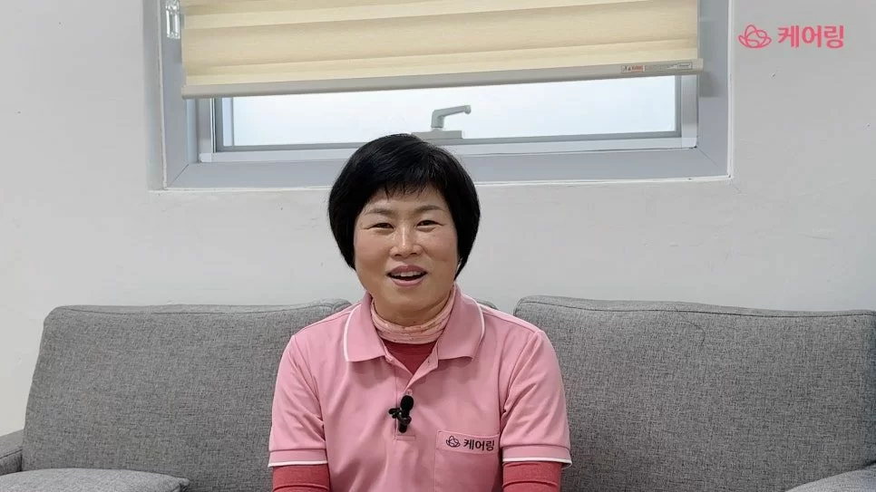 김순덕 사회복지사가 인터뷰하는 모습