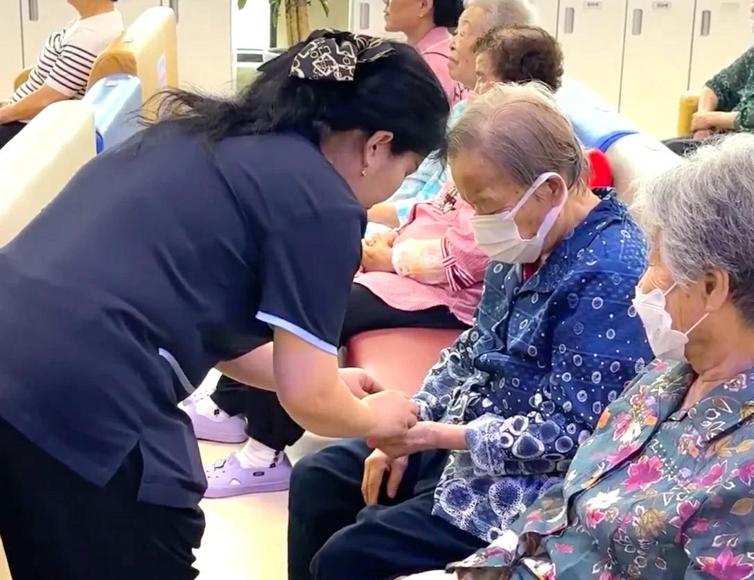 케어링 주간보호센터 청주점 간호조무사 건강 관리