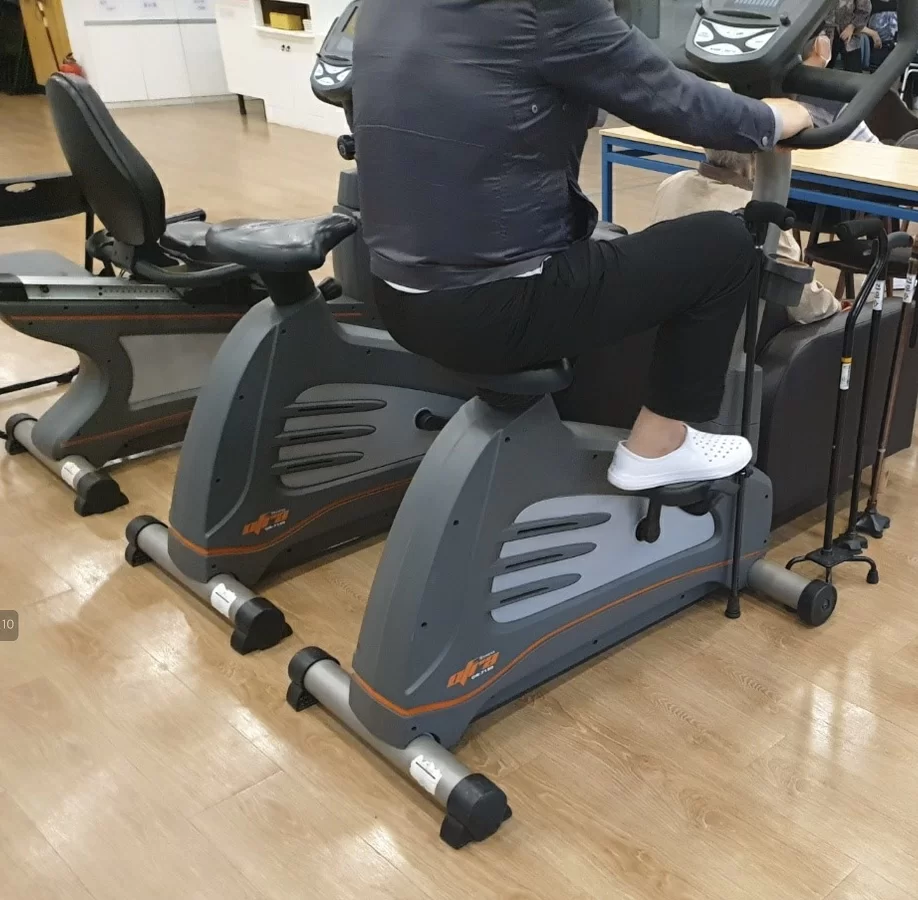 케어링 주간보호센터 천안점 재활 운동기구