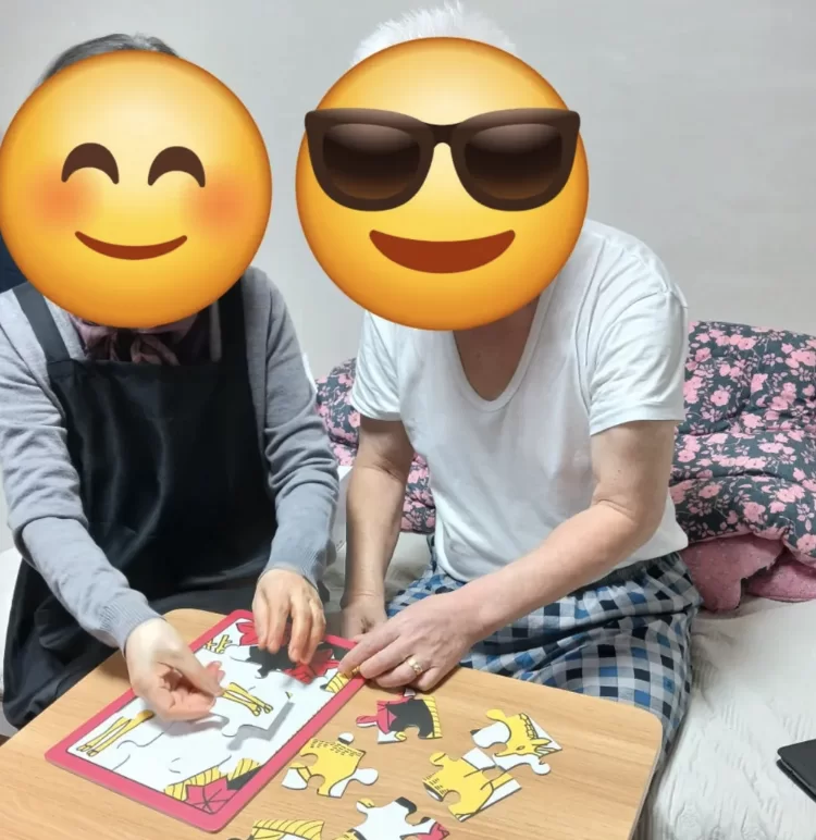 케어링 방문요양센터 서울 영등포점 요양보호사의 퍼즐 돌봄
